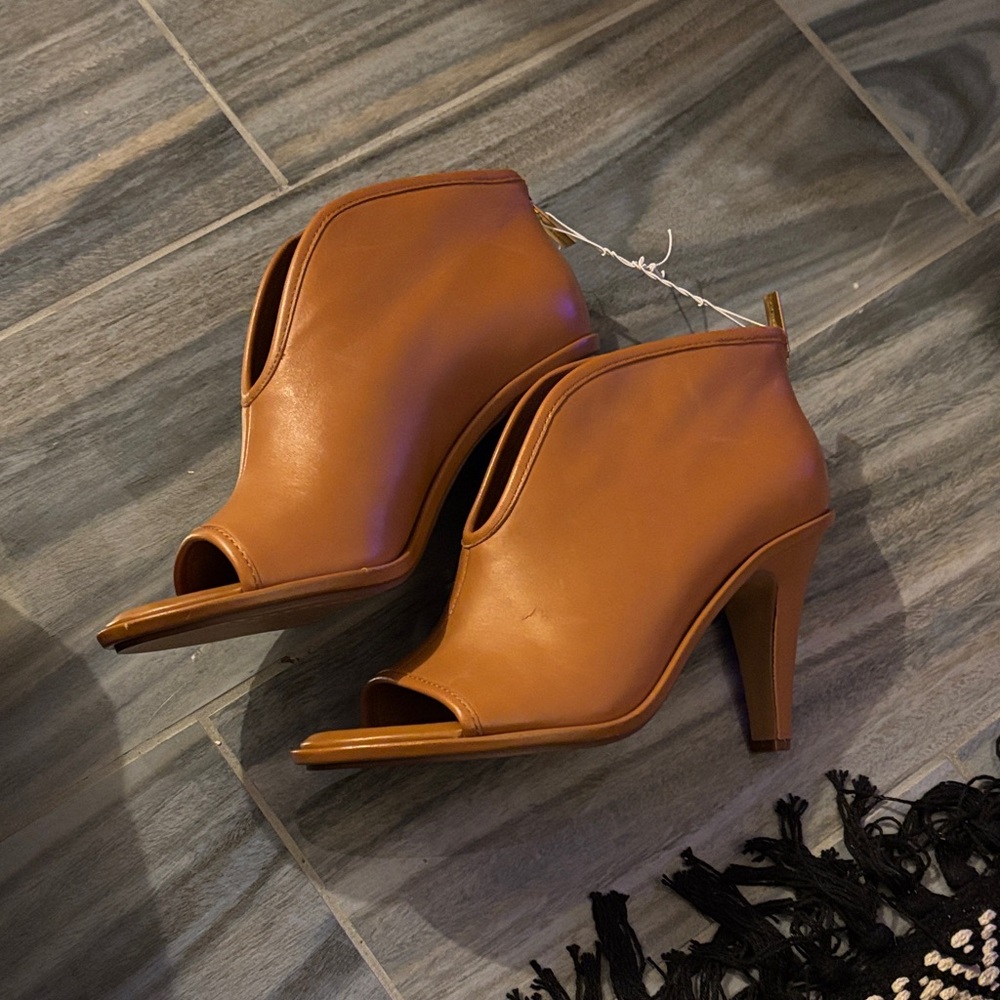 Vince Camuto Tan Open-Toe Heels - 4” heels